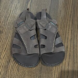 Keen Brown Leather fisherman strappy walking sandals sz 9